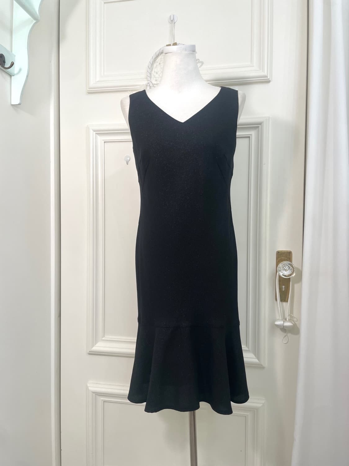 black v-neck ruffle glitter lining opc s 상품이미지1