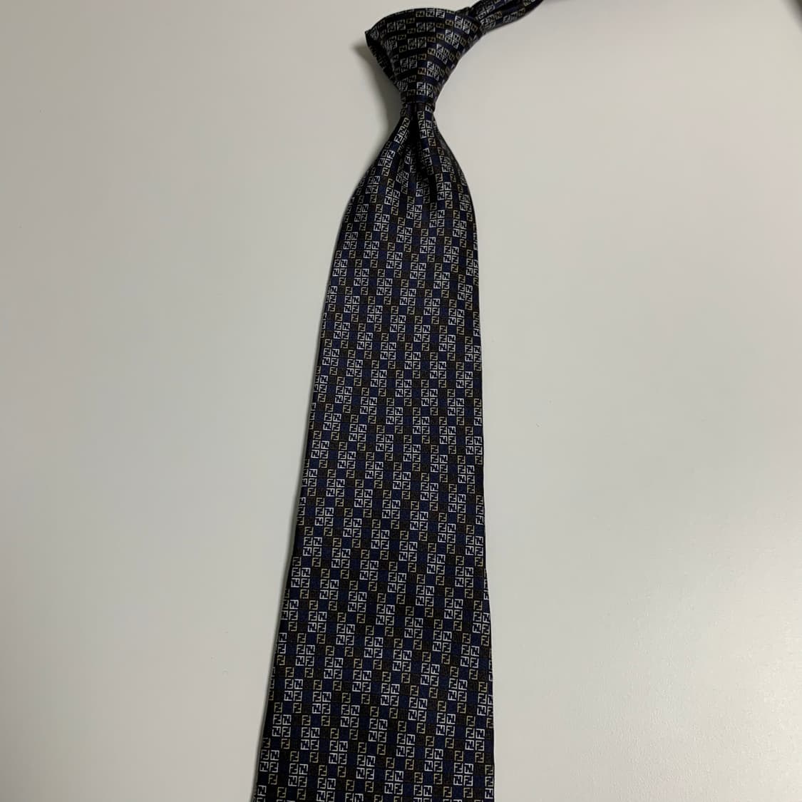 펜디(FENDI) FF모노그램 명품 신형넥타이 A등급 대검뒷면 9.4cm 상품이미지7