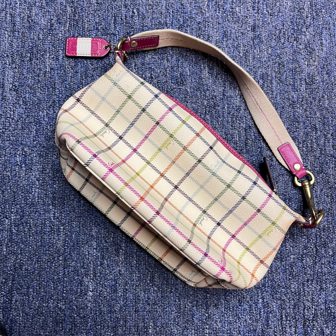 코치 y2k 체크 핸드백 상품이미지3