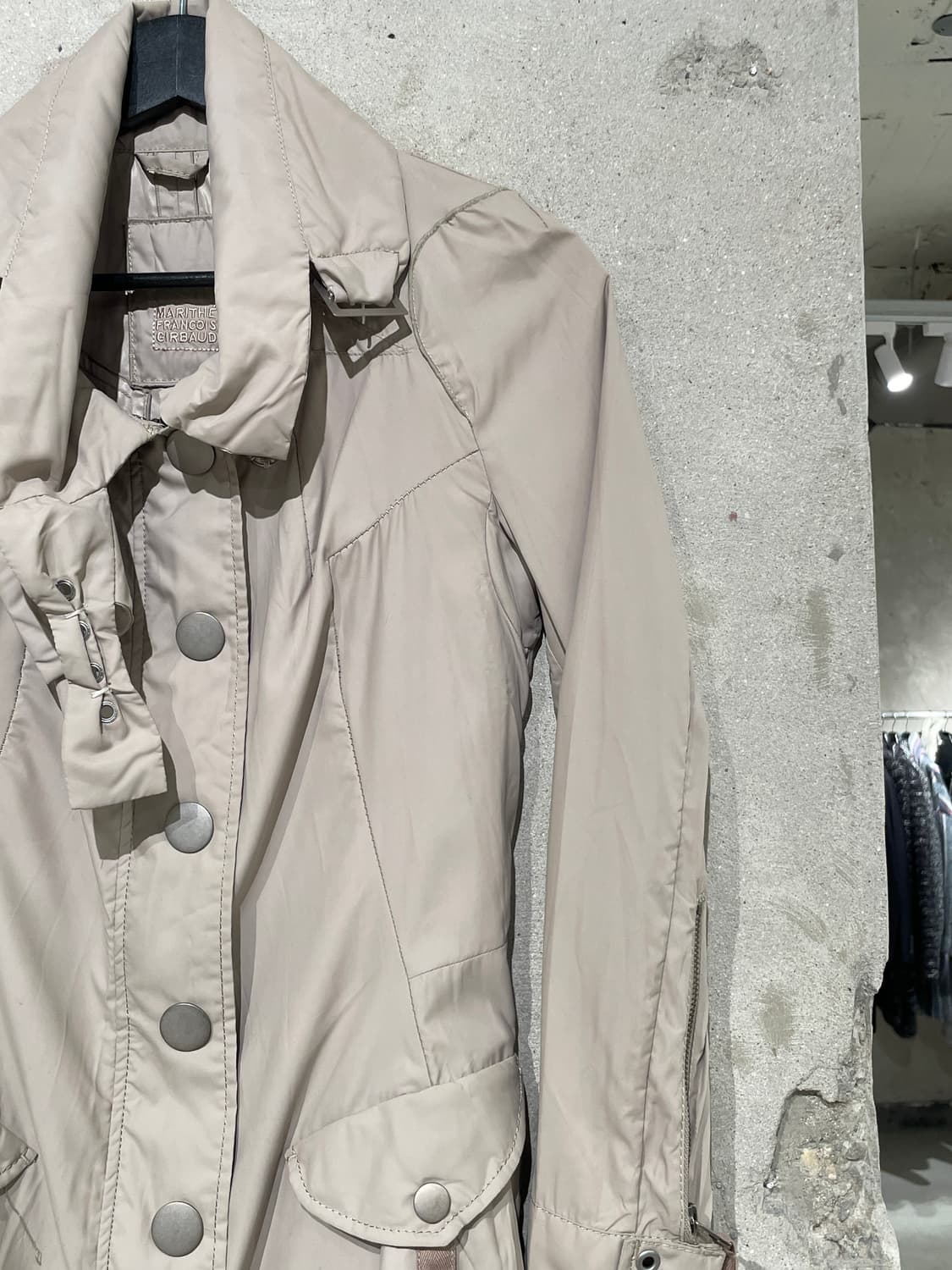 마리떼 프랑소와 저버 베이지 스냅버튼 유틸리티 나일론 코트 상품이미지3