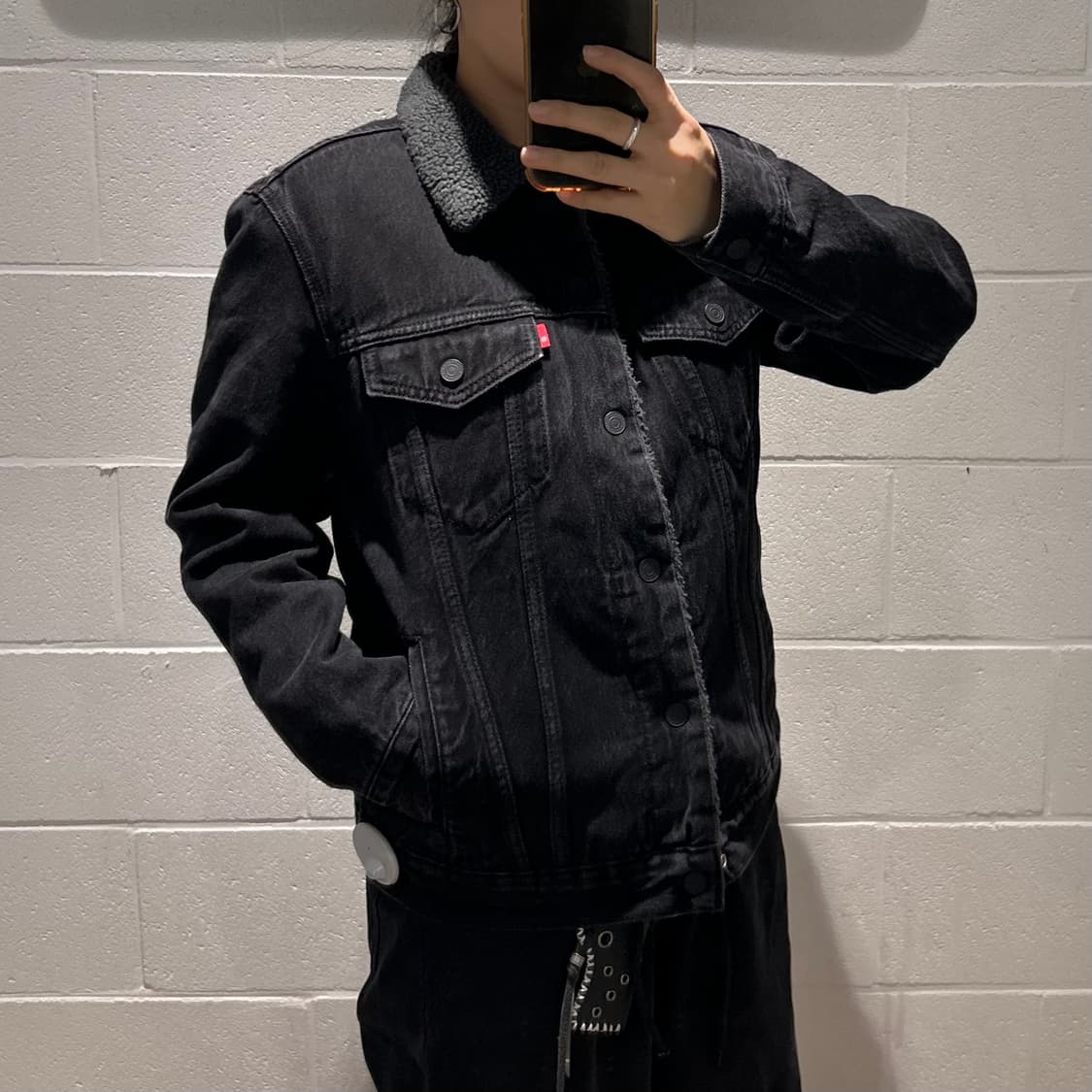 Levis Sherpa Black Denim Jacket 상품이미지4