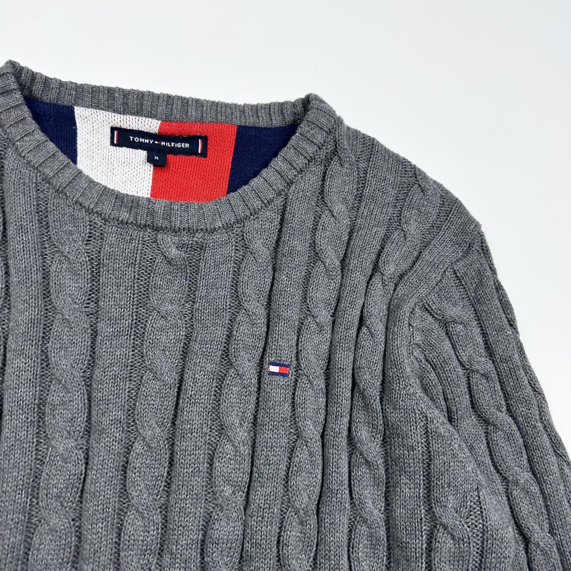 타미힐피거 플래그 차콜 꽈배기 니트 (M) 상품이미지3