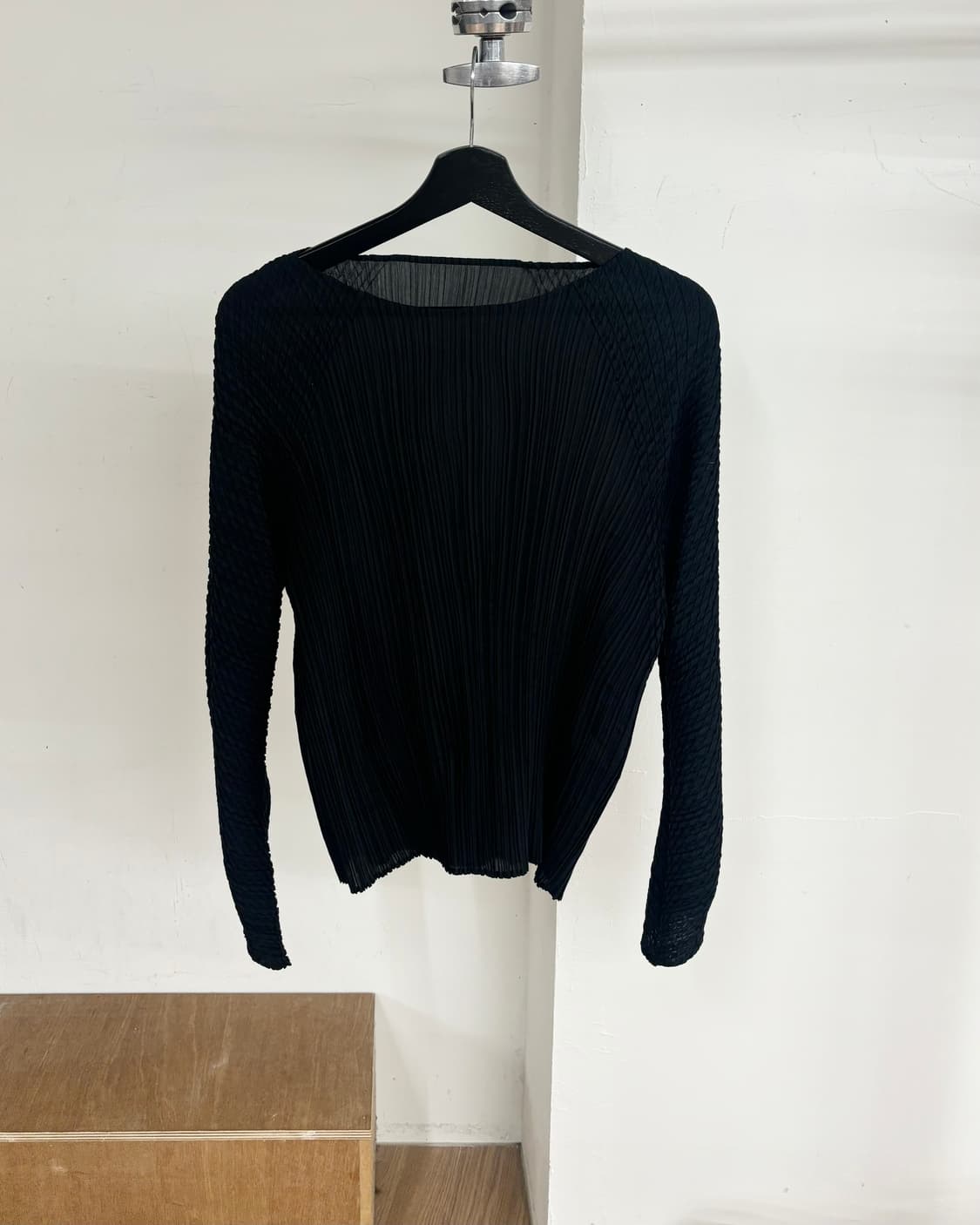 이세이 미야케 블랙 링컬 롱슬리브 상품이미지1