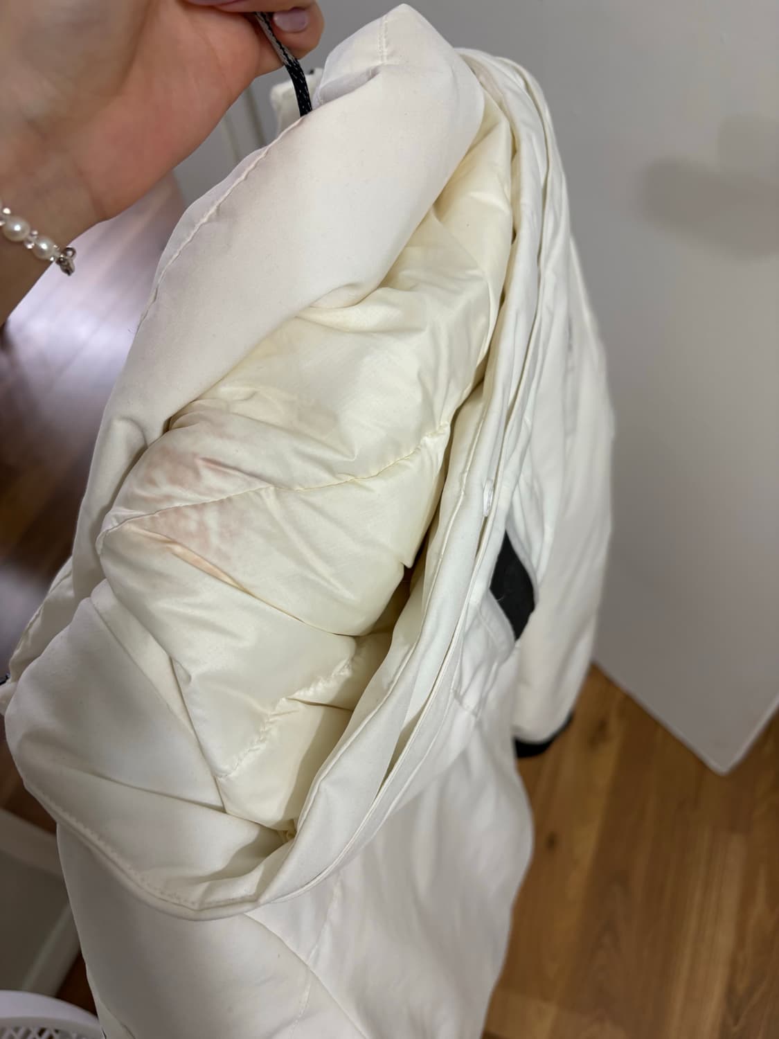 디스커버리 화이트 패딩 상품이미지3