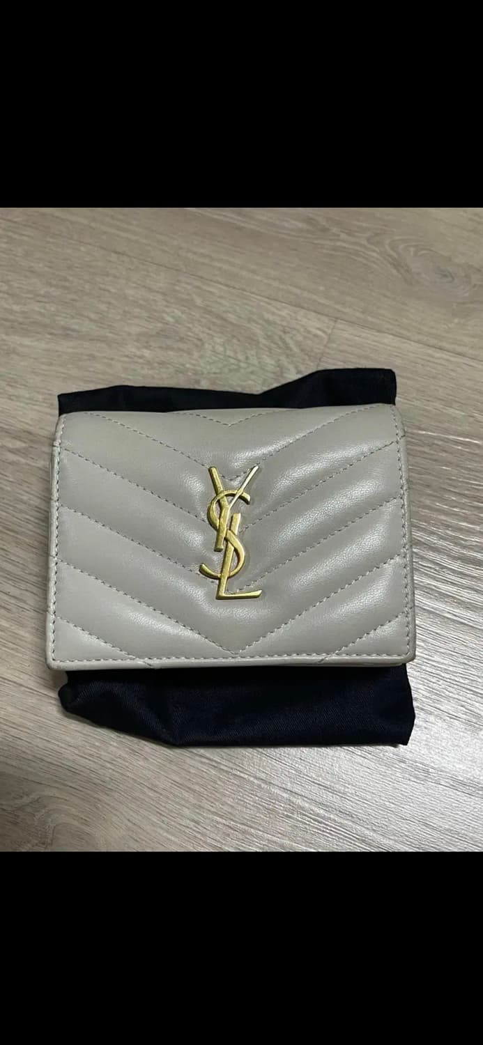 입생로랑 마틀라세 플랩 카드지갑 상품이미지2