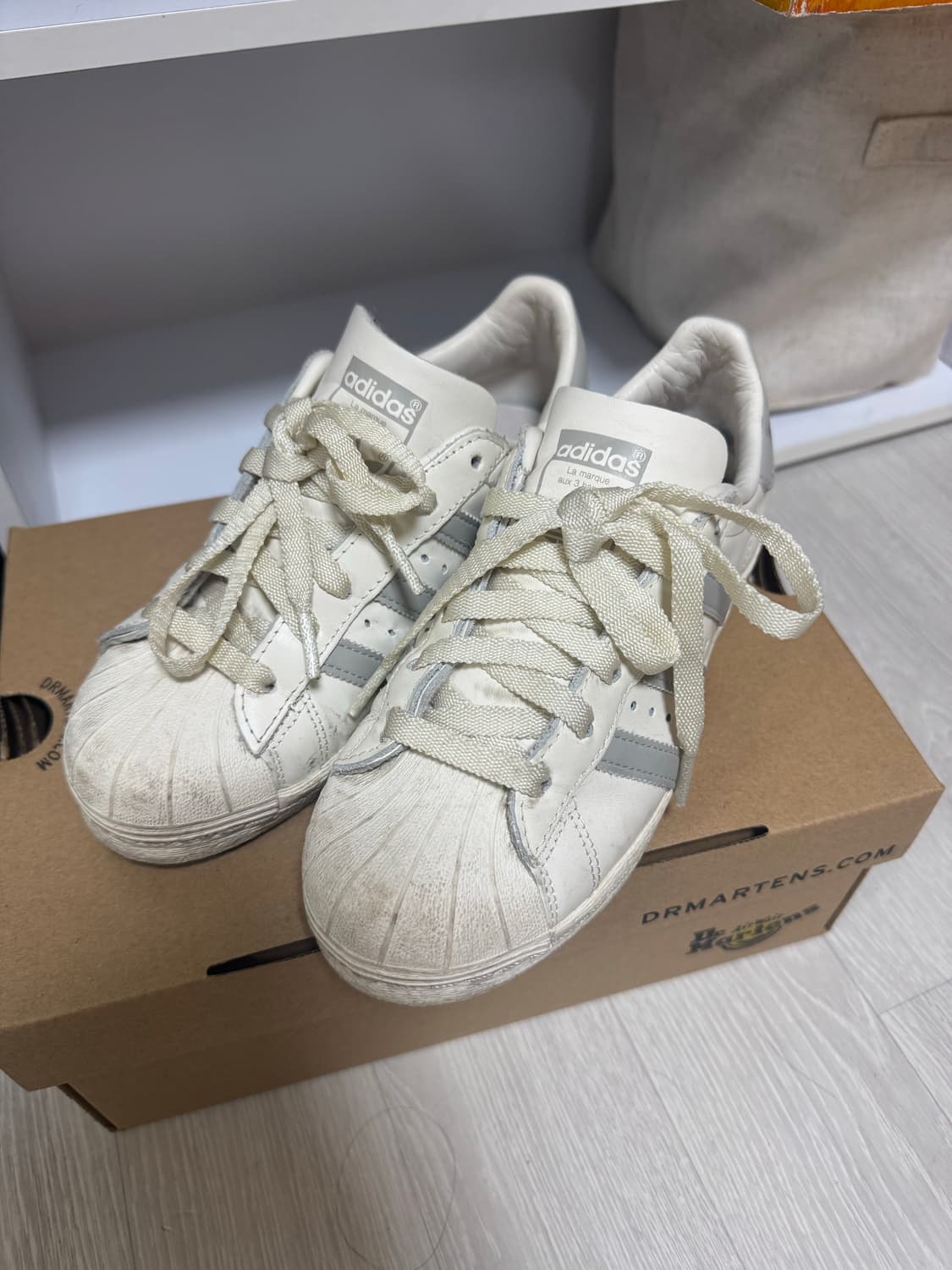 Adidas 슈퍼스타 82 클라우드 화이트 메탈 그레이 220 상품이미지4