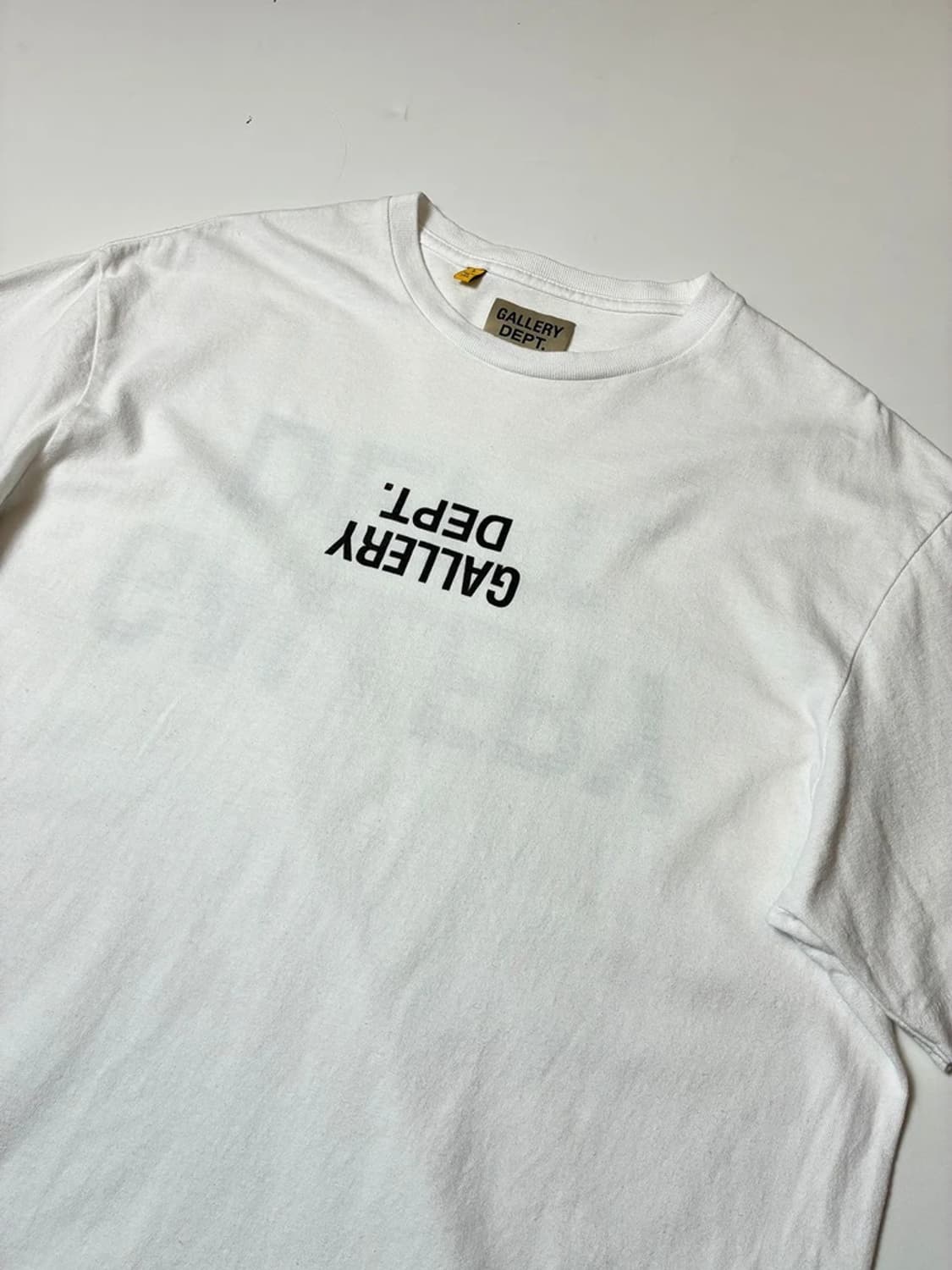갤러리 디파트먼트 23FW 퍽드 업 로고 반팔 티셔츠 PN9672 상품이미지4