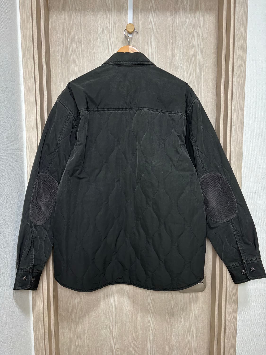 민트급)시리즈 퀼팅 아우터형 셔츠자켓110/차콜 상품이미지3