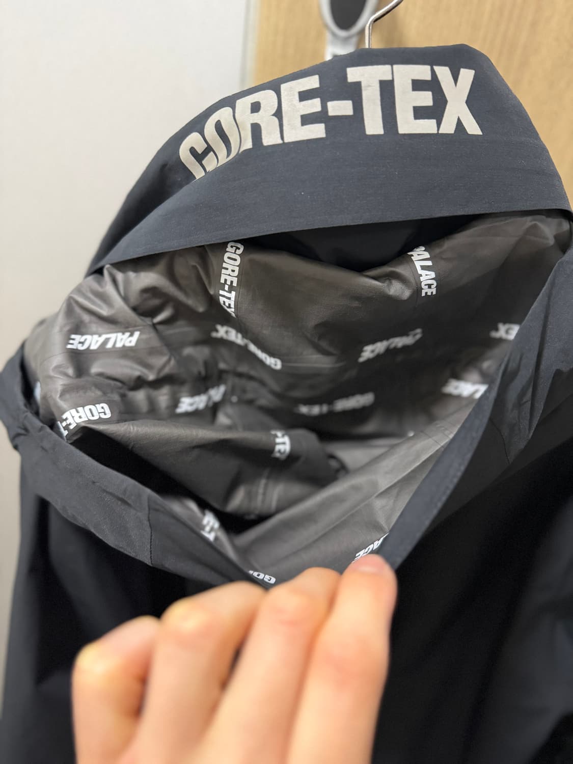 팔라스 x 고어텍스 [새상품급.정품](시세 85만) 바람막이 쉘 L()  상품이미지9