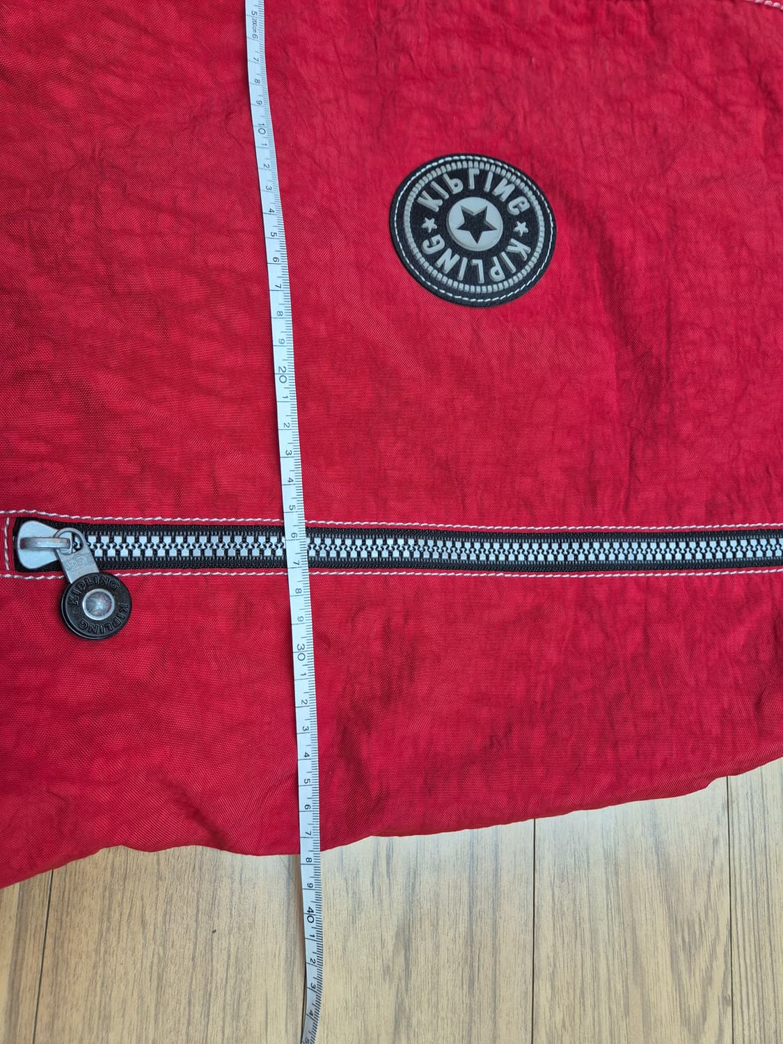 키플링 빨간색 크로스백 판매합니다. 몽키 키링 달려있어서 귀여워요. 가방 상품이미지8