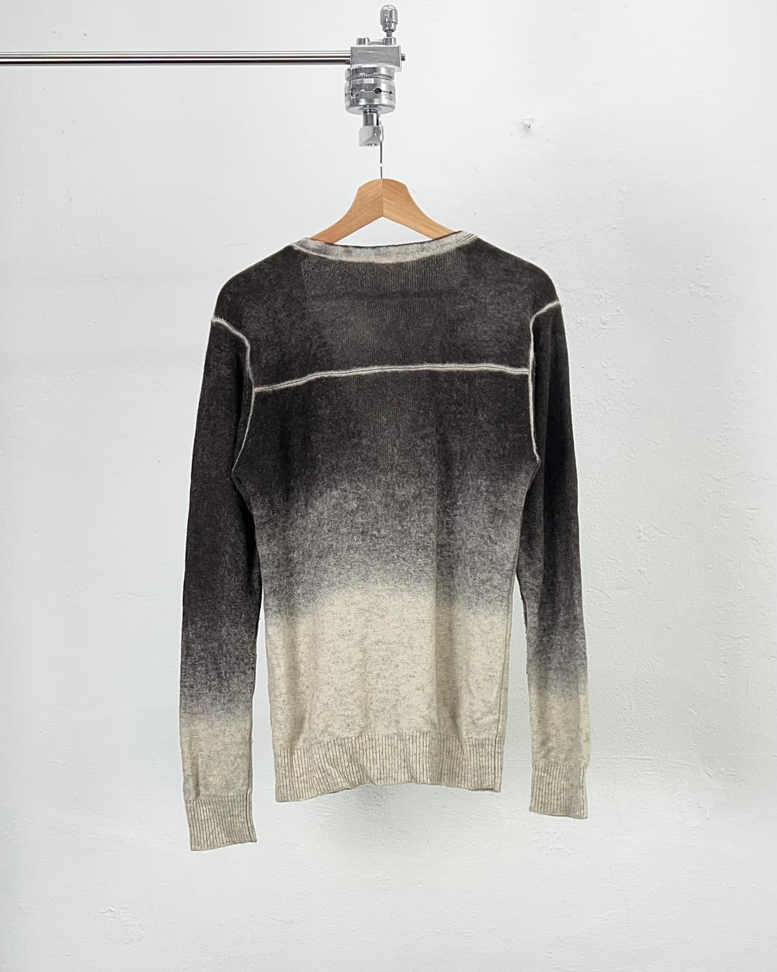 존 갈리아노 옴브레 그라데이션 브이넥 니트 가디건 상품이미지6