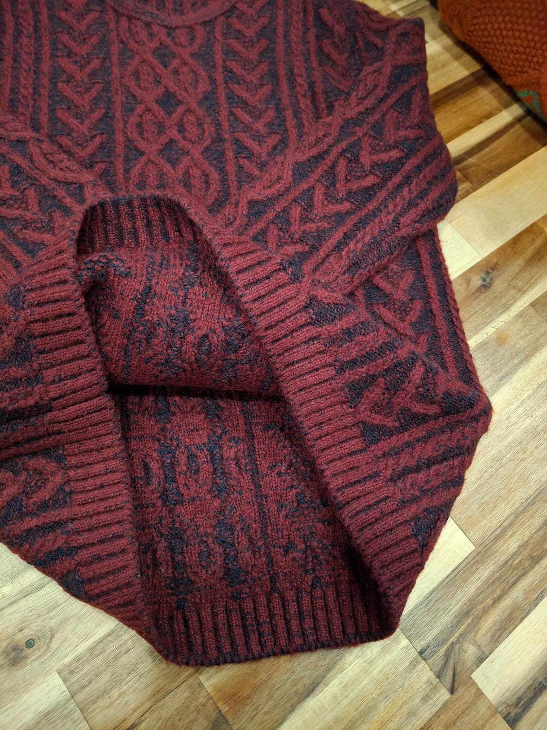 (마지막특가) 꽈배기 짜임 니트 블랙/레드 새상품 상품이미지5