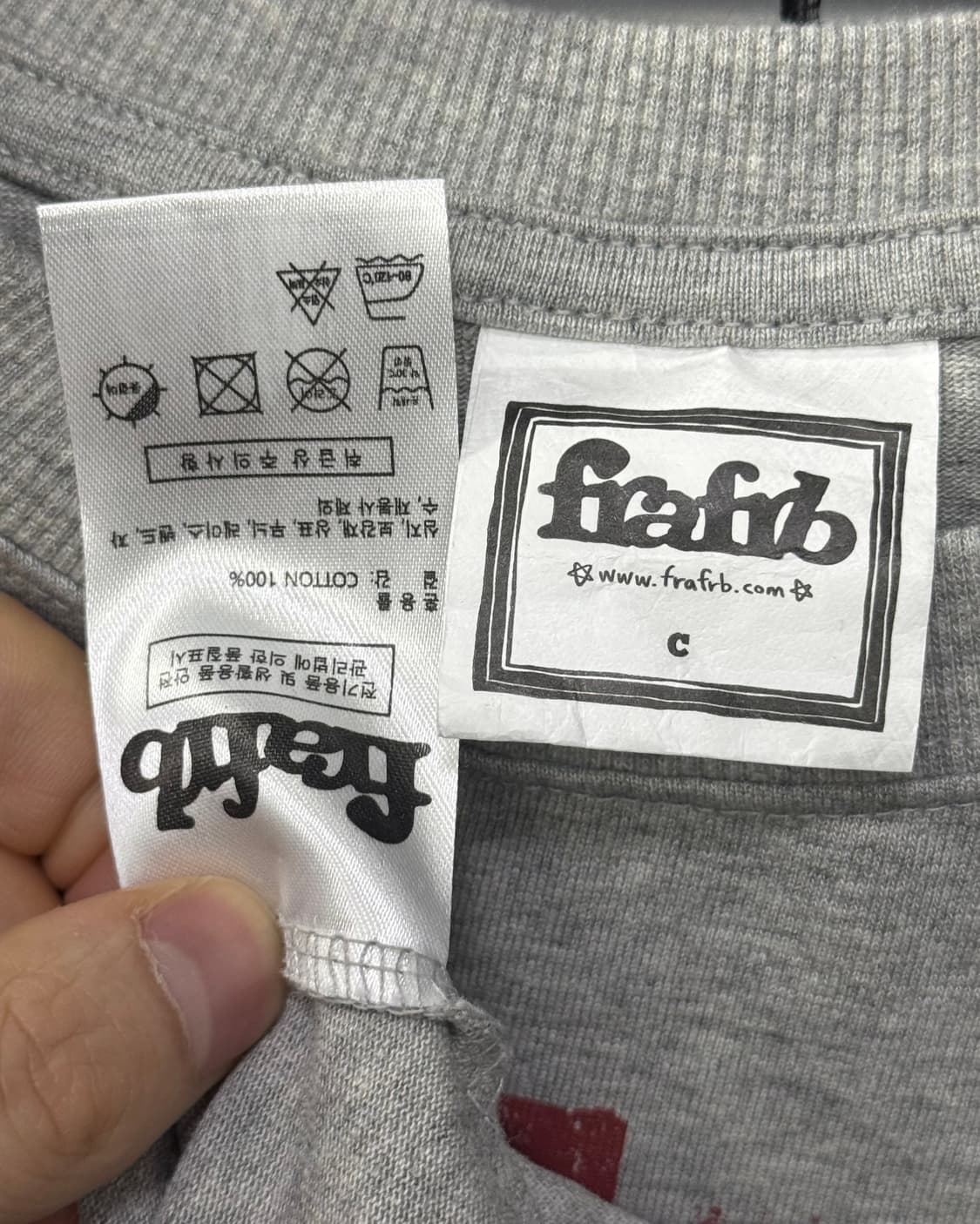 frafrb 프라프랍 프린팅 회색 그레이 버건디 배색 크롭 긴팔 티셔츠 상품이미지8