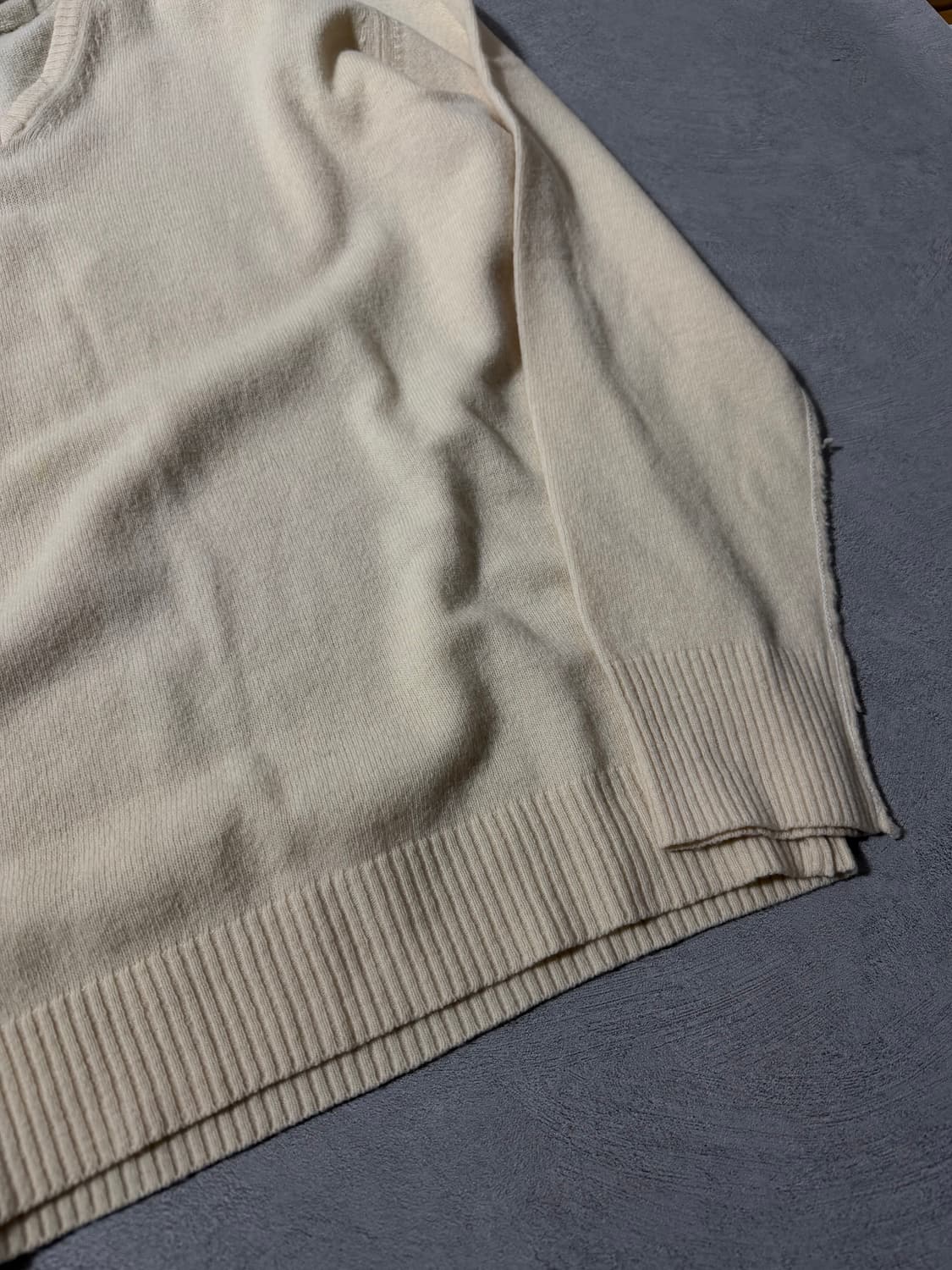 D&G 돌체앤가바나 브이넥 니트 상품이미지5