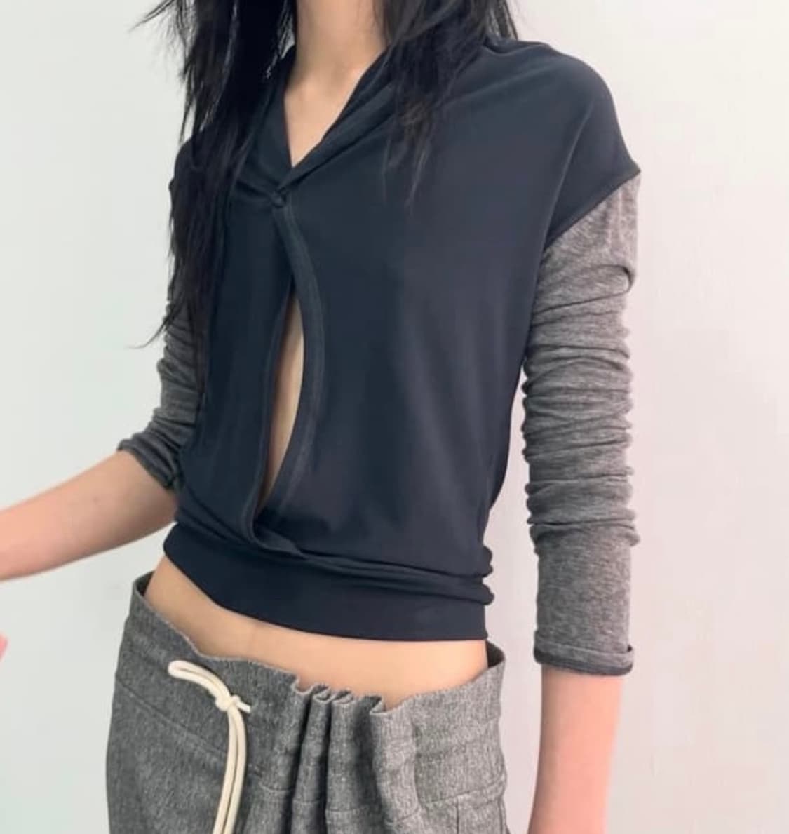 ULIKASANCTUS BACK FLARE TOP 상품이미지1