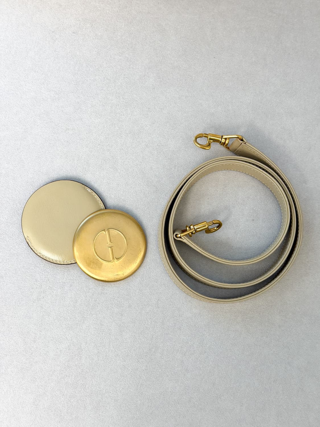 구찌 레이디 락 레더 탑 핸들 백 상품이미지3