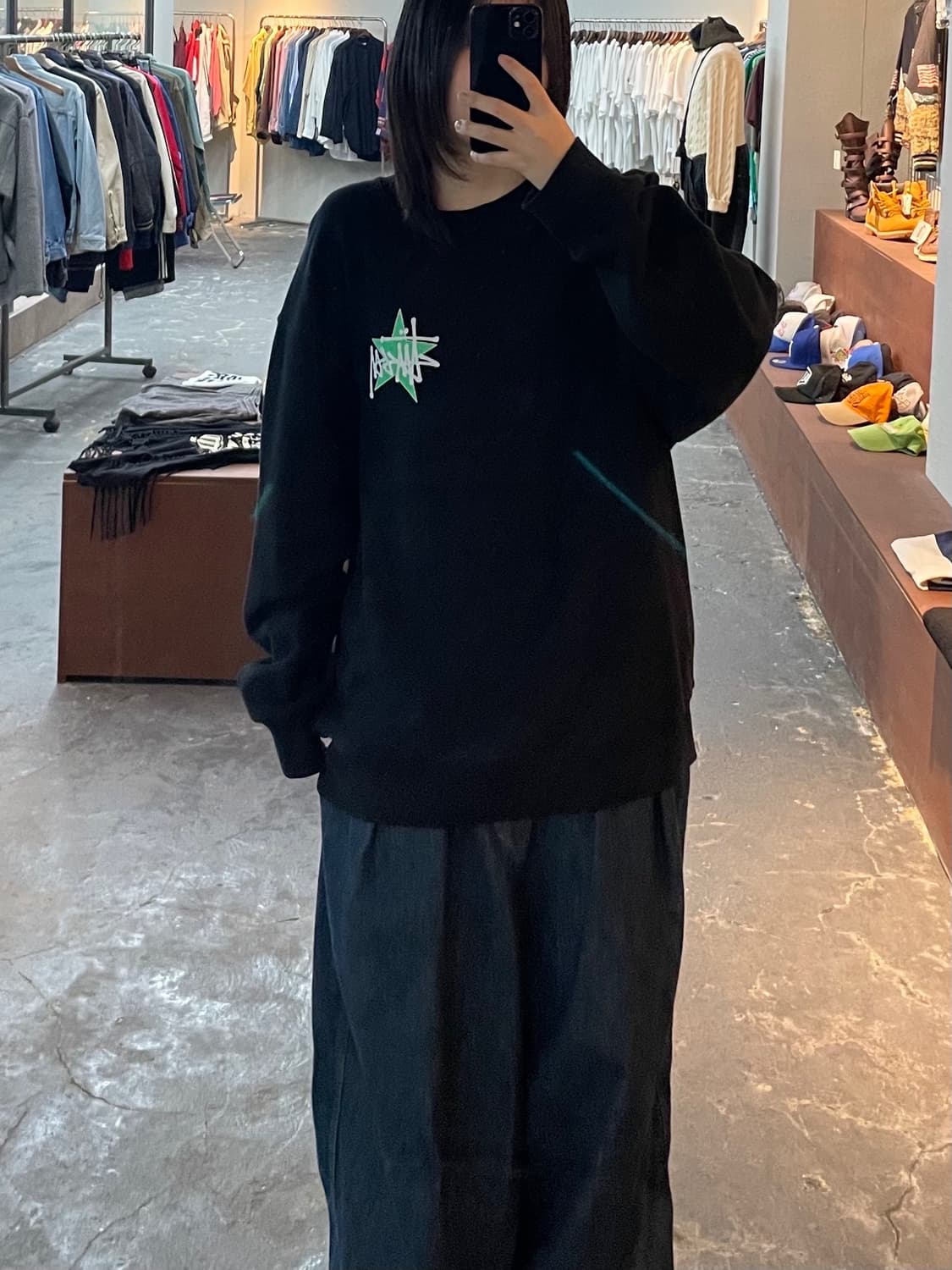 스투시 스타 크루 피그먼트 다이드 블랙 맨투맨 H1018 상품이미지2