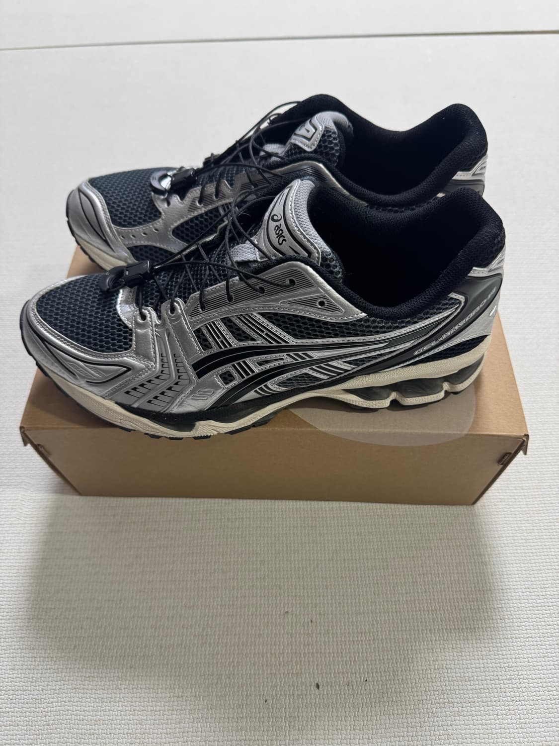 아식스 언리미티드 젤 카야노  14 캐리어 그레이 블랙 285 상품이미지3