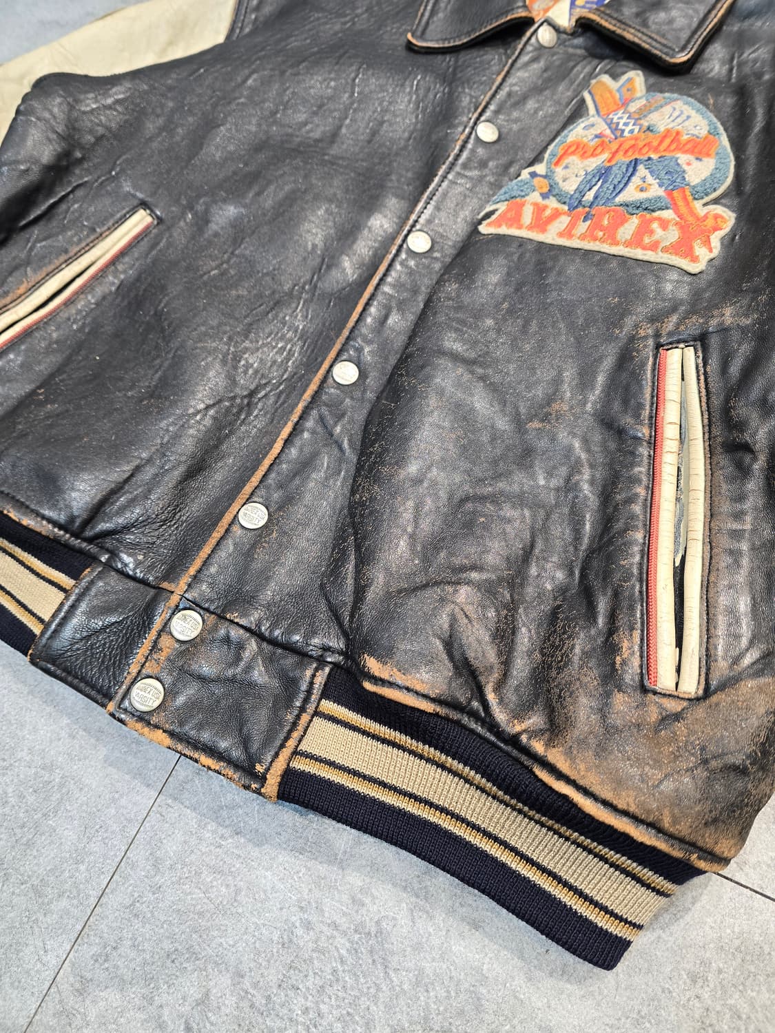 90's KR AVIREX 오랑 인디언즈 레더 바시티자켓 상품이미지8