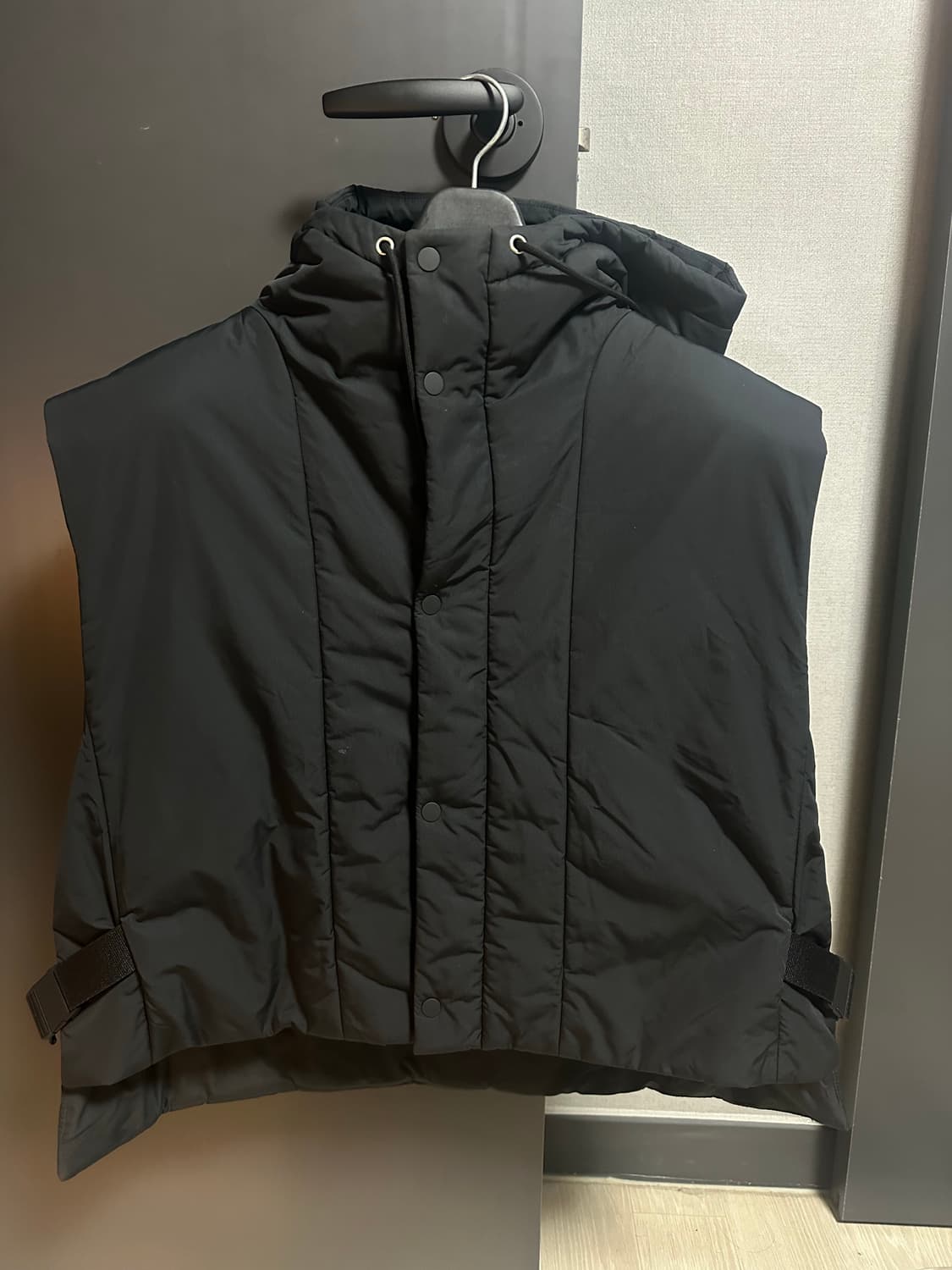 COS 후드 패딩조끼 상품이미지1