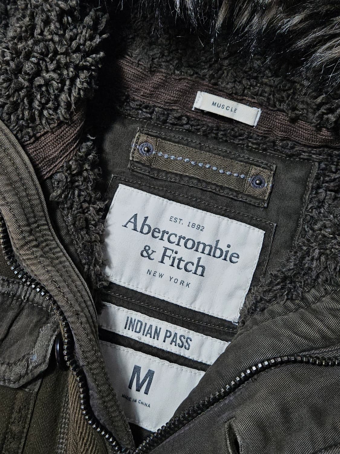 아베크롬비 대장급 울프죠 퍼 자켓 M 대대장 상품이미지5