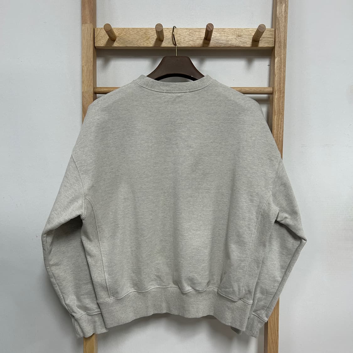 마르디 메크르디 빅로고 맨투맨 스웻셔츠 그레이 상품이미지4