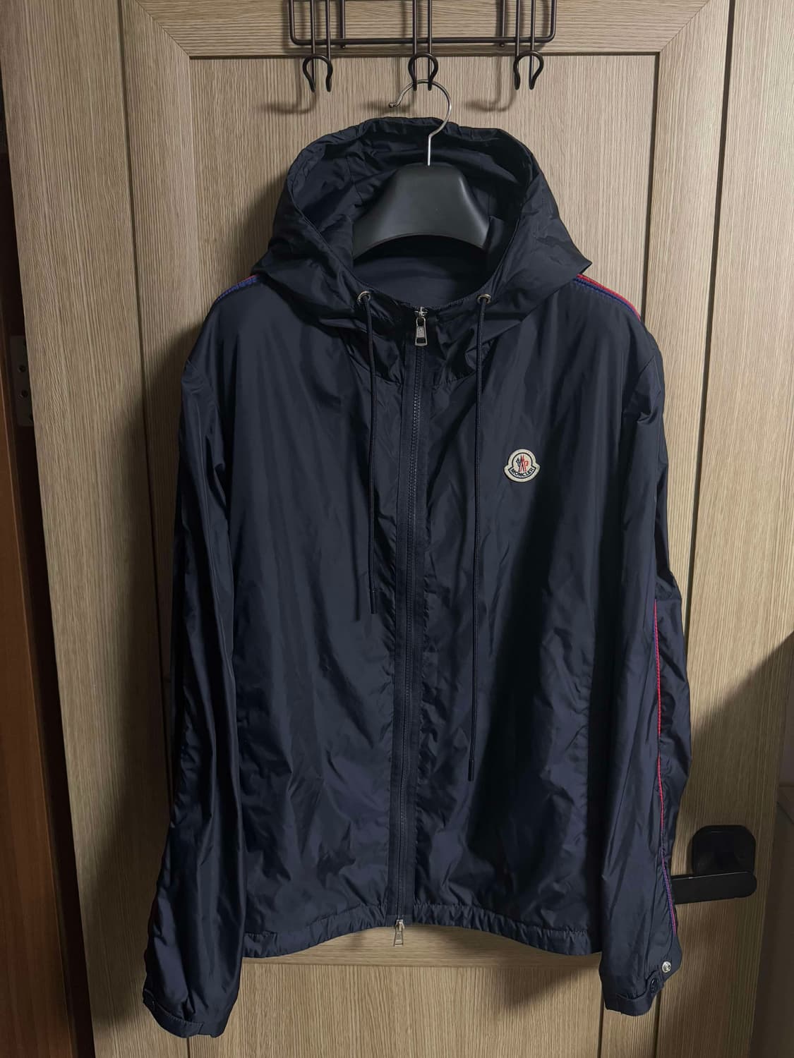몽클레어 하타브 나일론 바람막이 네이비 4 상품이미지1