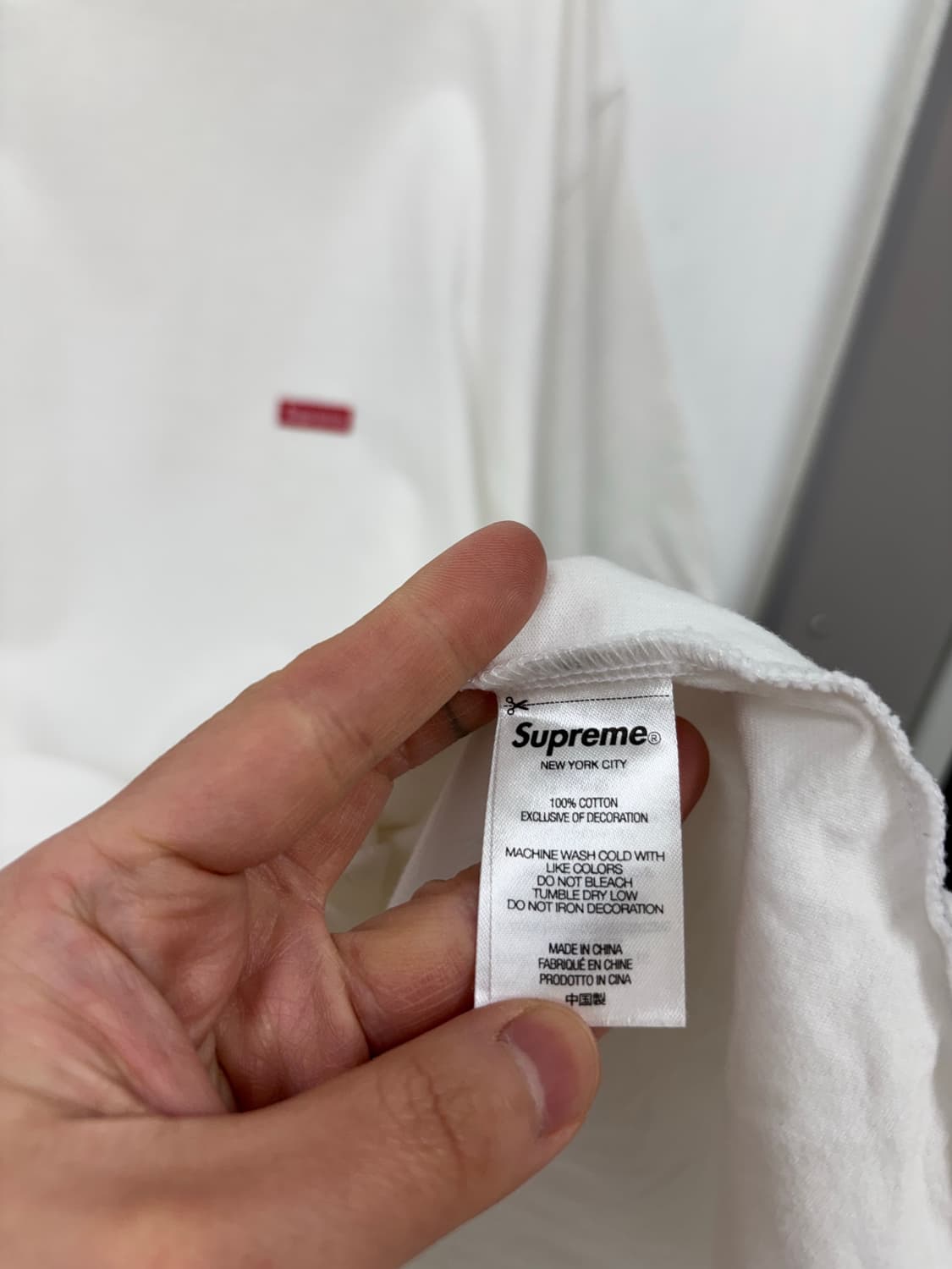 슈프림 스몰로고 반팔티 상품이미지4