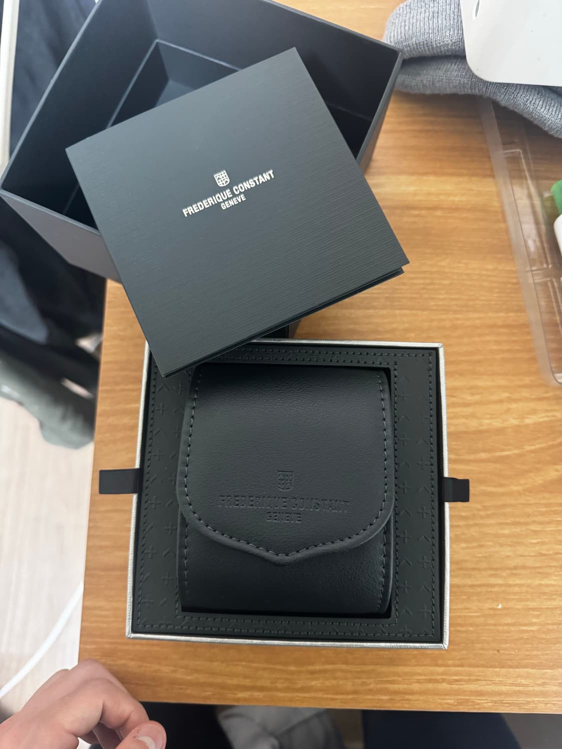  프레드릭 콘스탄트 클래식 쿼츠 크로노그래프 시계(급처) 상품이미지2