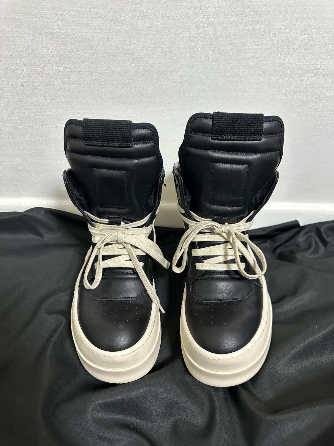 릭오웬스 메가범퍼 지오바스켓 블랙밀크 [37] 상품이미지1