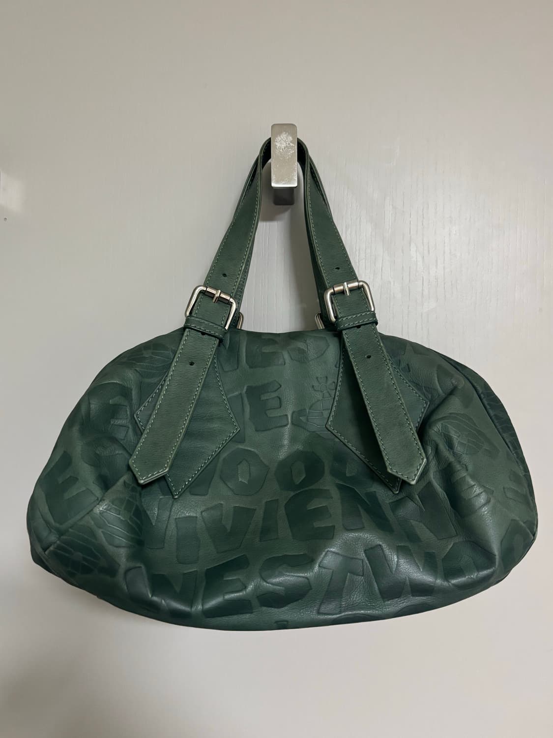 비비안 웨스트우드 orb 레터링 백 상품이미지7