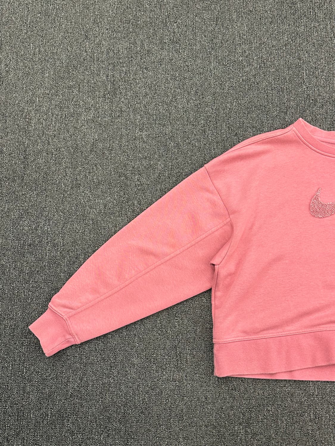 M)나이키 빈티지 여성 드라이핏 겟 핏 스우시 트레이닝 크루 스웻셔츠 상품이미지4