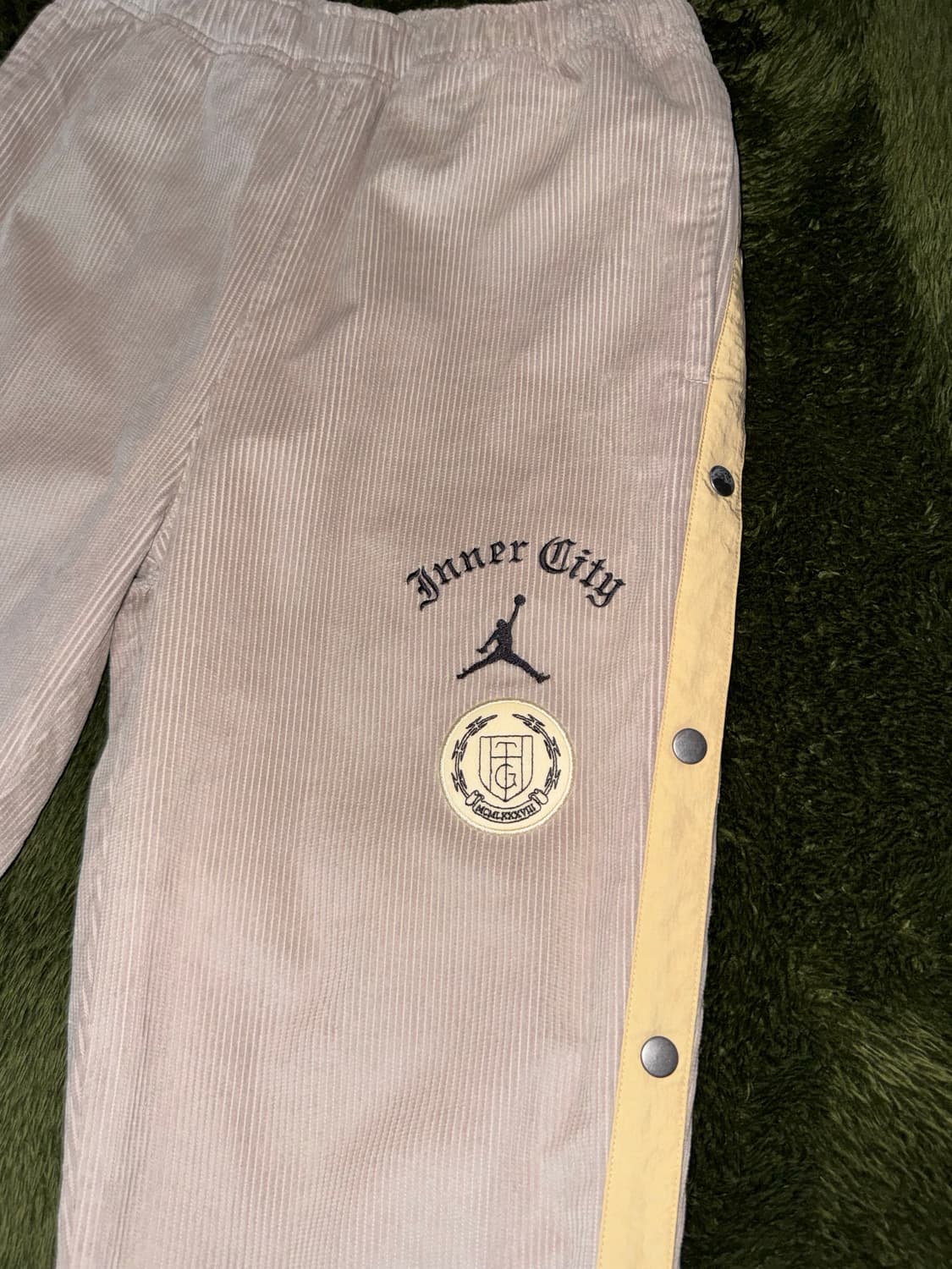 [L] 조던 X 러셀 웨스트브룩 아너 더 기프트 코듀로이 팬츠 상품이미지2