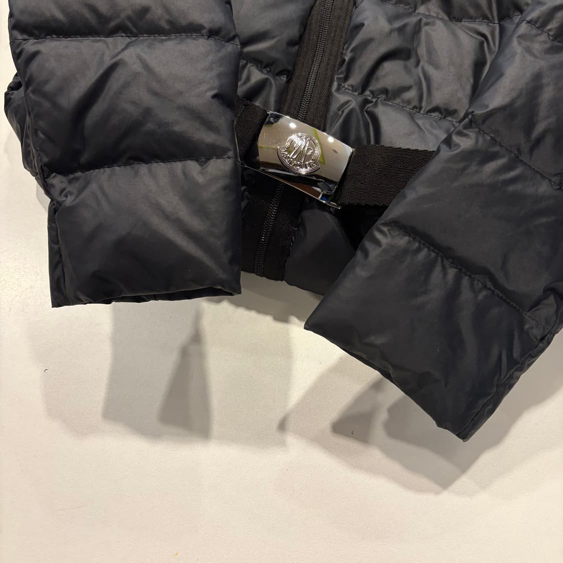 [1] 몽클레어 우먼 블랙 롱 패딩 코트 퍼 후드 벨티드 D372 상품이미지8