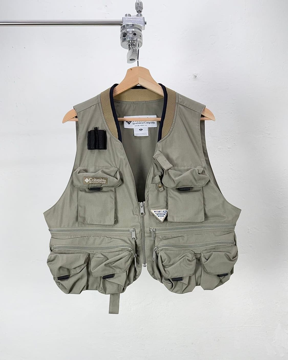 컬럼비아 PFG 아미 그린 유틸리티 피싱 베스트 상품이미지1