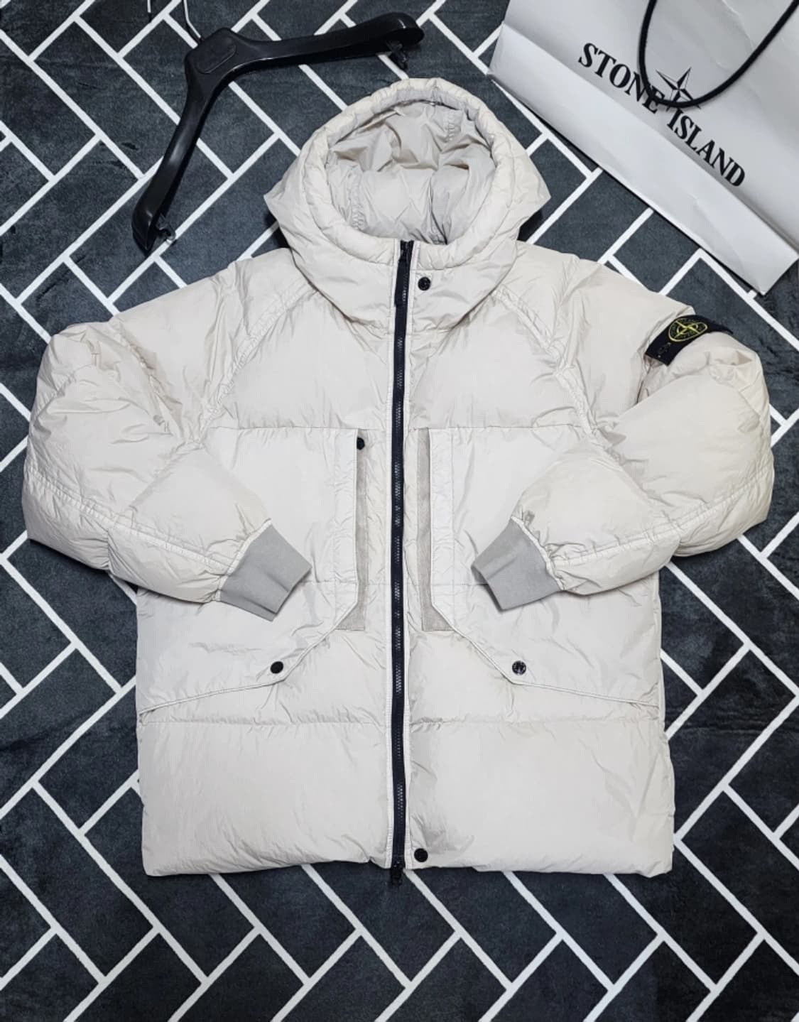 스톤아일랜드 23FW 크링클랩스 패딩 L 상품이미지1