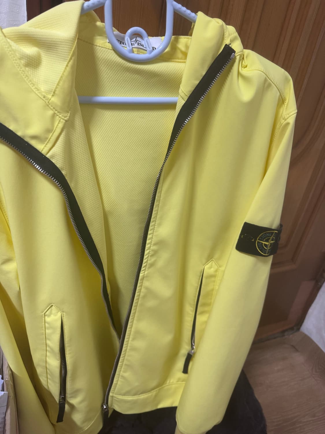 스톤아일랜드 소프트쉘 옐로우 xl 상품이미지1