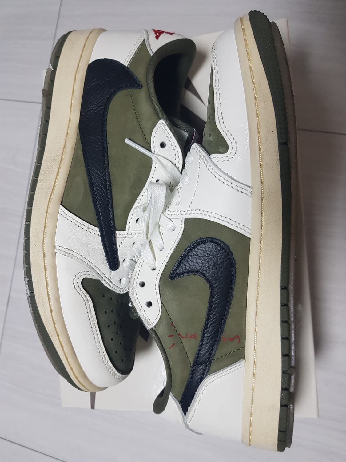 조던1 트래비스 스캇 리버스 올리브 265 상품이미지3