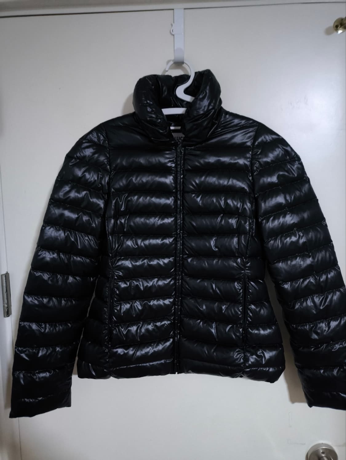 36 럭키슈에뜨 글로시 푸퍼 유광 숏패딩 상품이미지1