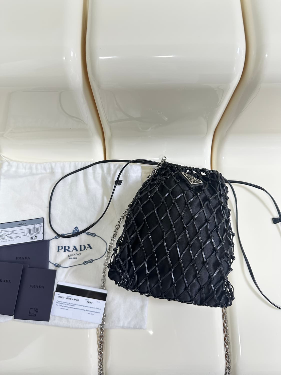 [A+ 정품] 프라다 네트 버킷백 크로스 상품이미지2