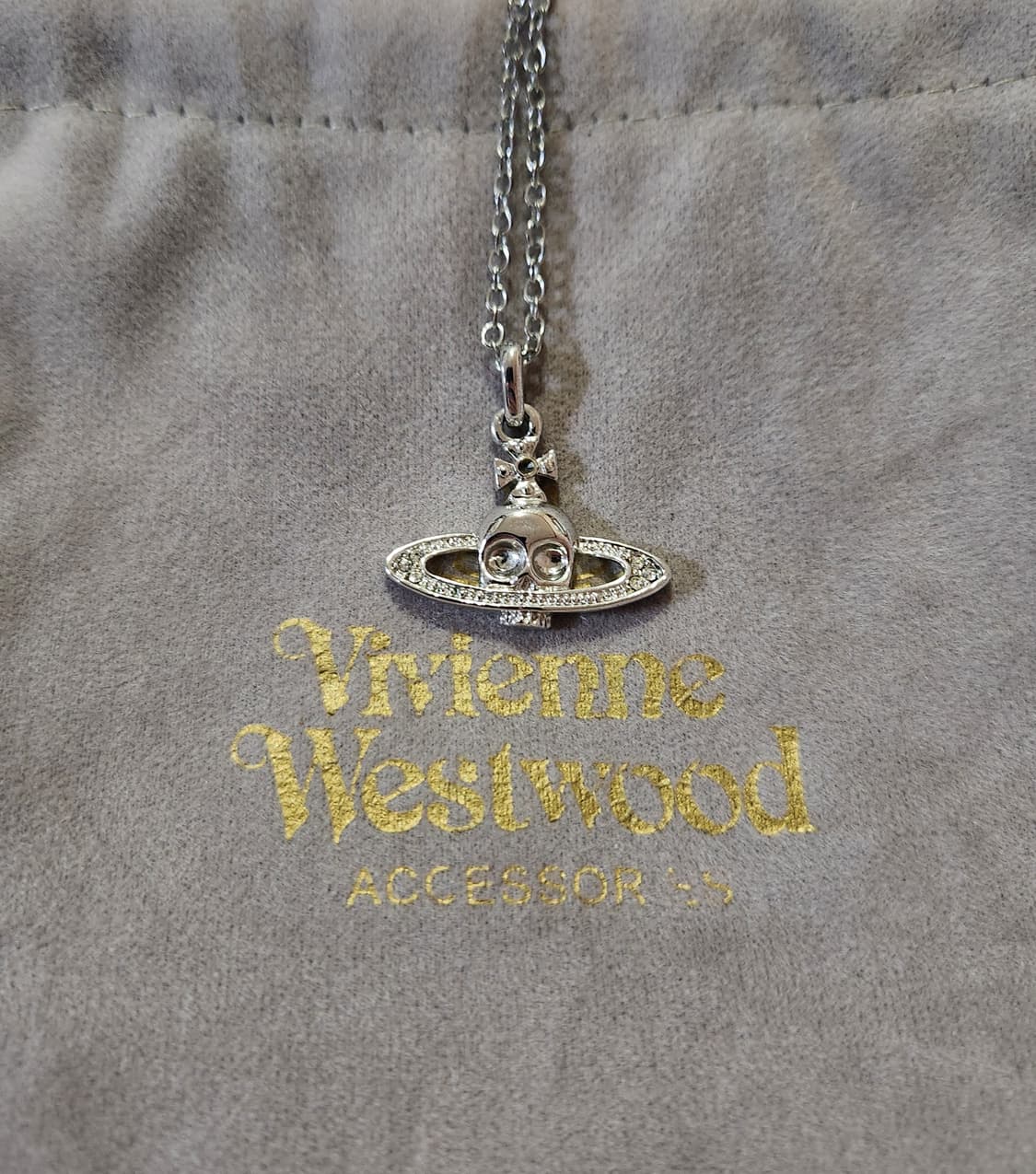 비비안웨스트우드 스컬 orb 목걸이 상품이미지2