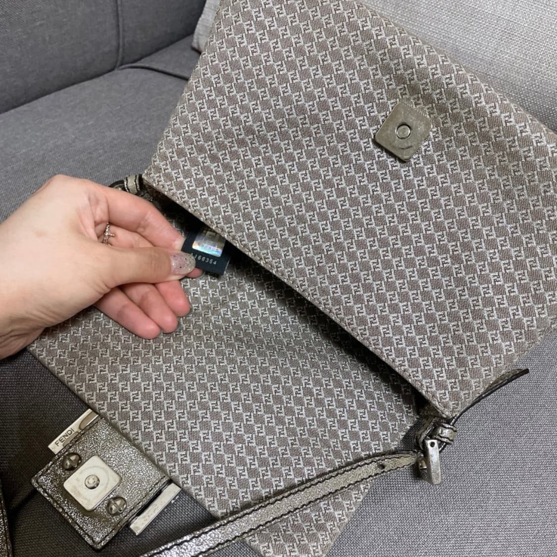 펜디 FF 주카 미니 맘마백 상품이미지7