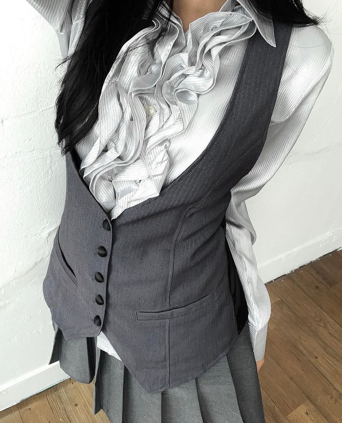 실버 프릴 블라우스 silver frill blouse 상품이미지3