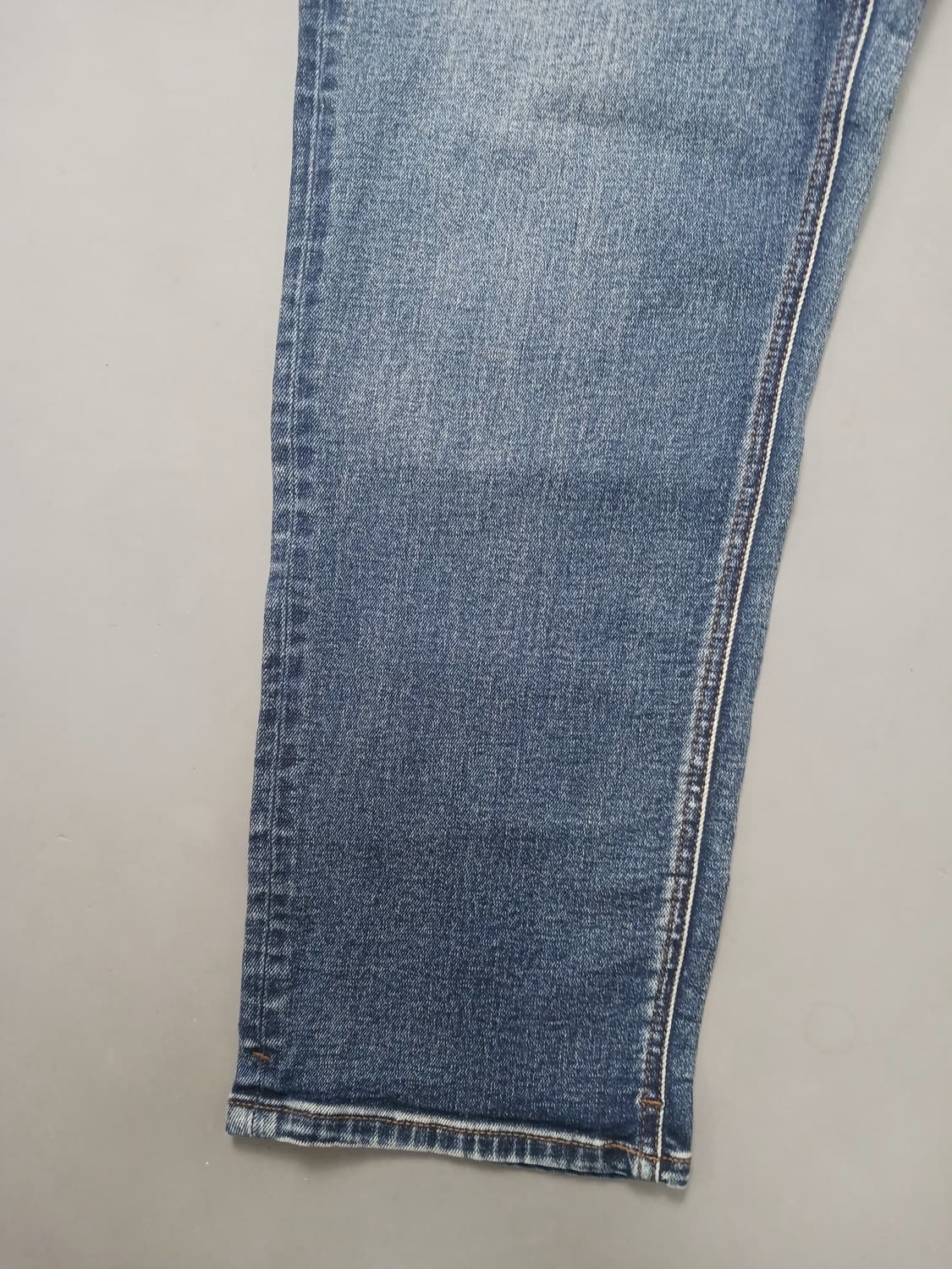 [34] 무신사 스탠다드 중청 테이퍼드 크롭 진 청바지 상품이미지3