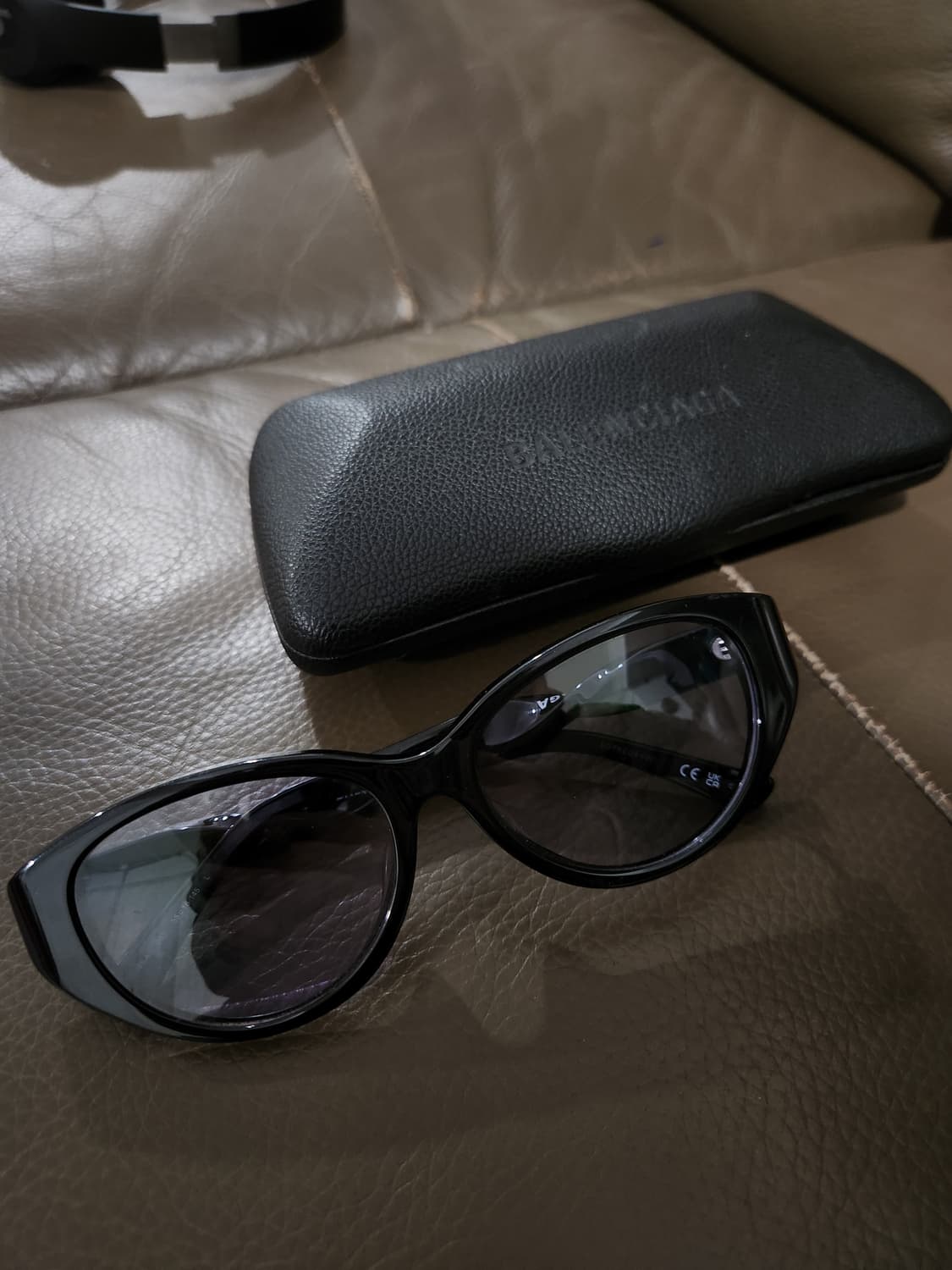 발렌시아가 트위스트 선글라스 상품이미지1