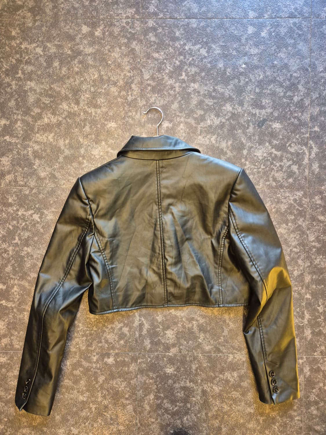 자라 블랙 크롭 레더 자켓 M사이즈입니다 상품이미지9