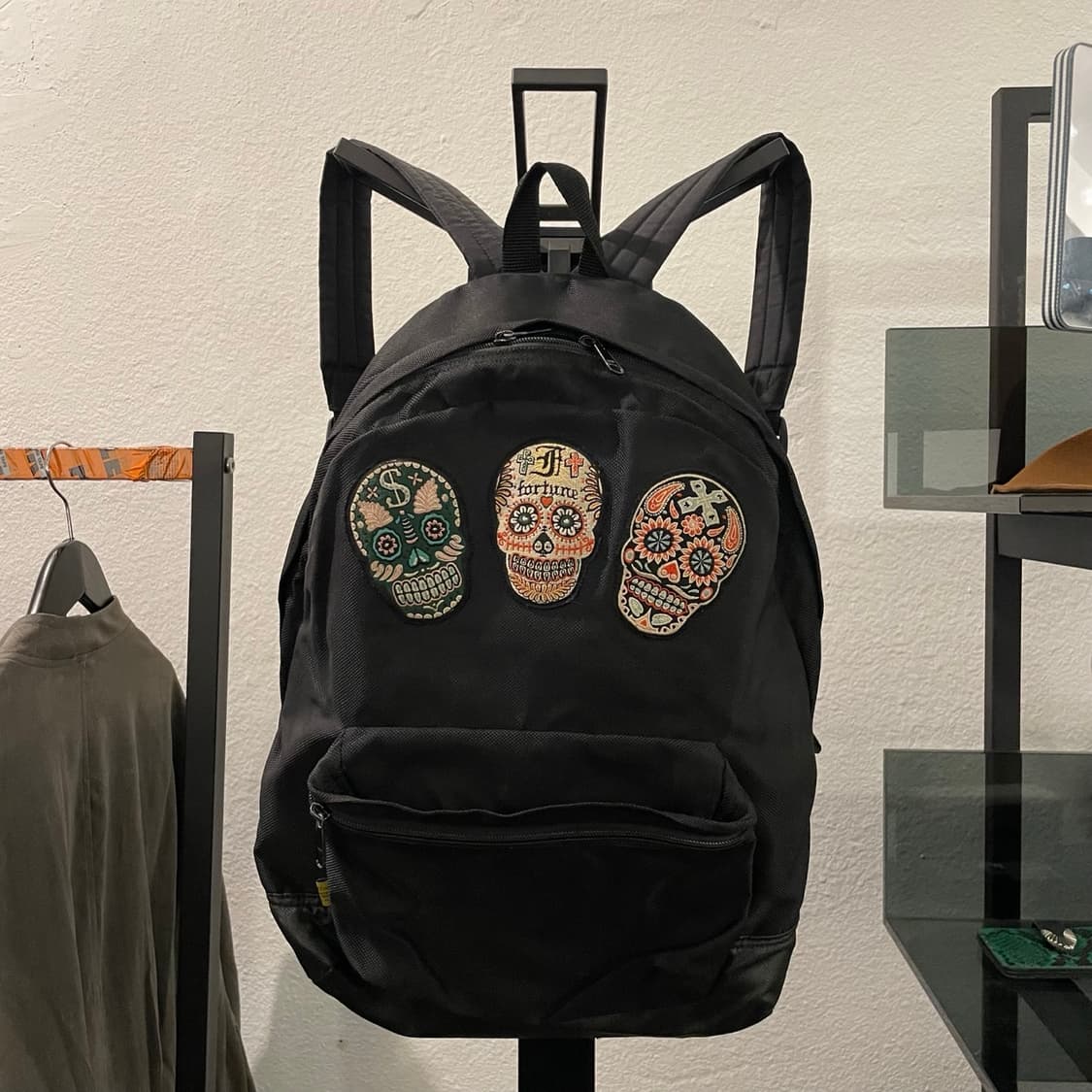 사스콰치패브릭스 패치 디테일 백팩 상품이미지1