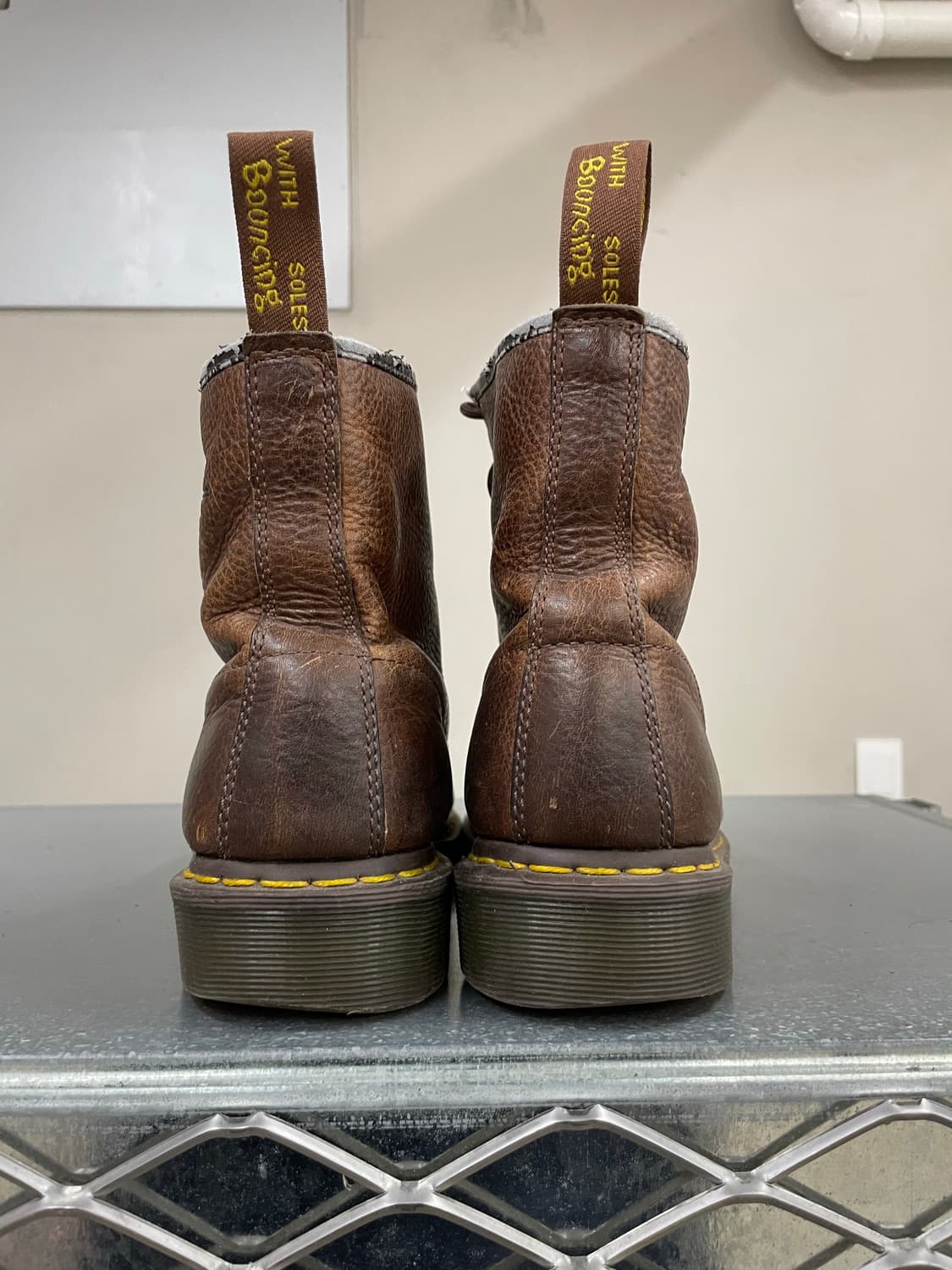 닥터마틴 8홀 부츠 브라운 uk9 상품이미지3