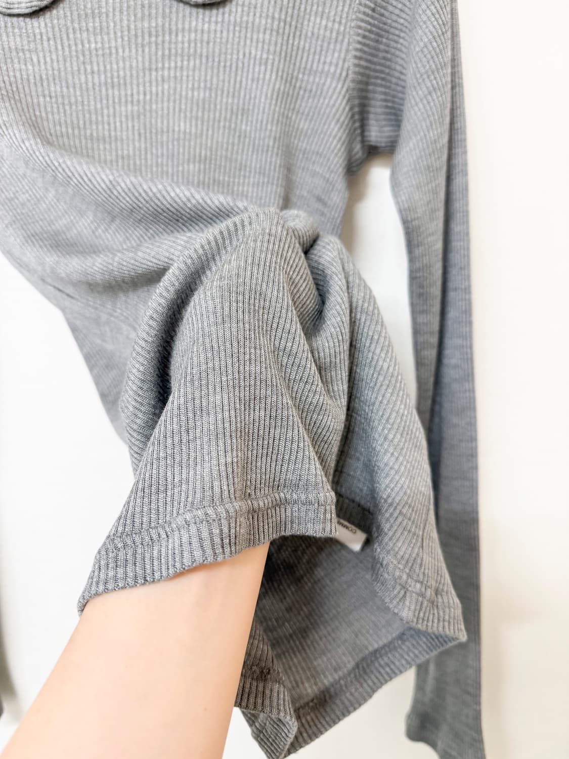 꼼데가르송 라운드카라 실크 탑 상품이미지4