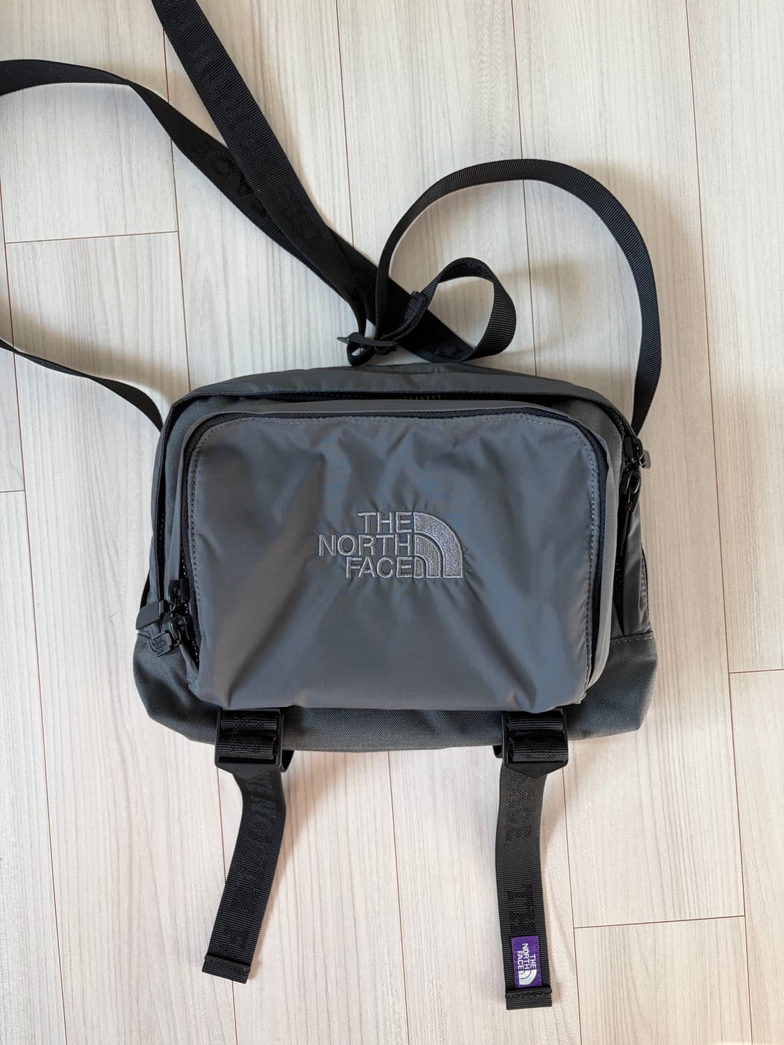 노스페이스 퍼플라벨 숄더백 아스팔트 그레이 상품이미지3
